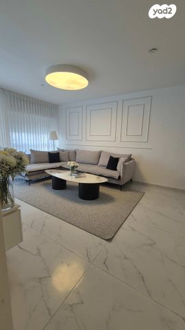 שדרות צפריר 11