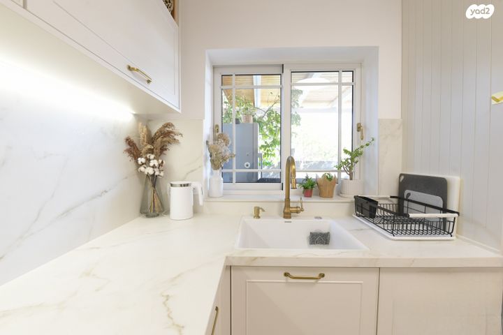 נחל שחרות 12