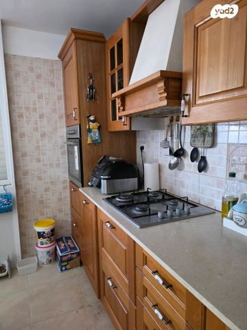 הרב עוזיאל 19