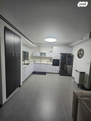 דרך בן גוריון 11