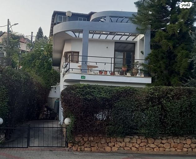 כליל החורש 11