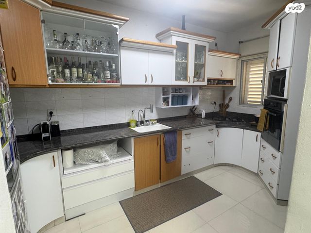 יוברט המפרי 1