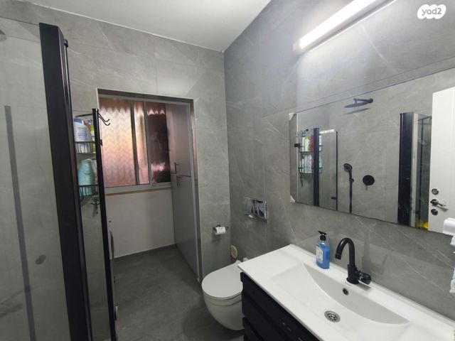 נחום שריג 40