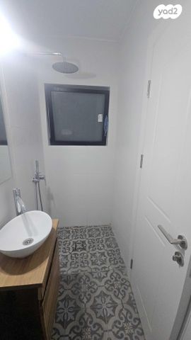 שמואל יבניאלי 6