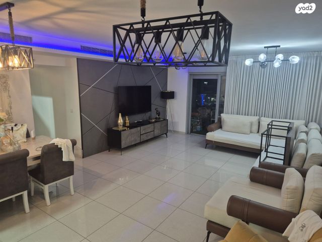 שביל חודשי השנה 1