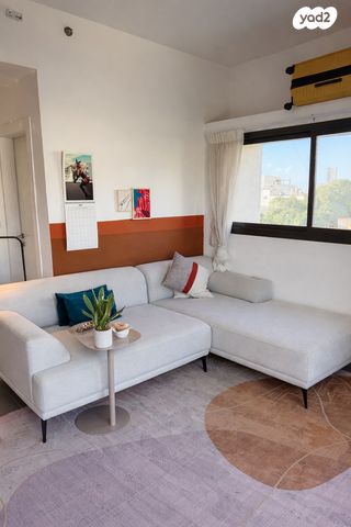 המלך ג'ורג' 82