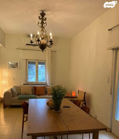 שדרות בן מיימון 20