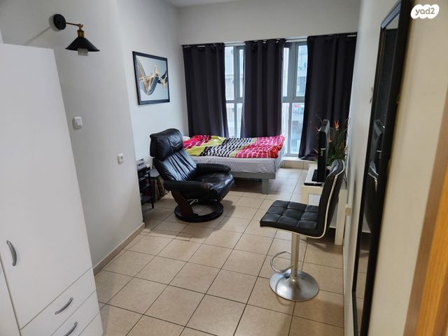 ז'בוטינסקי 50