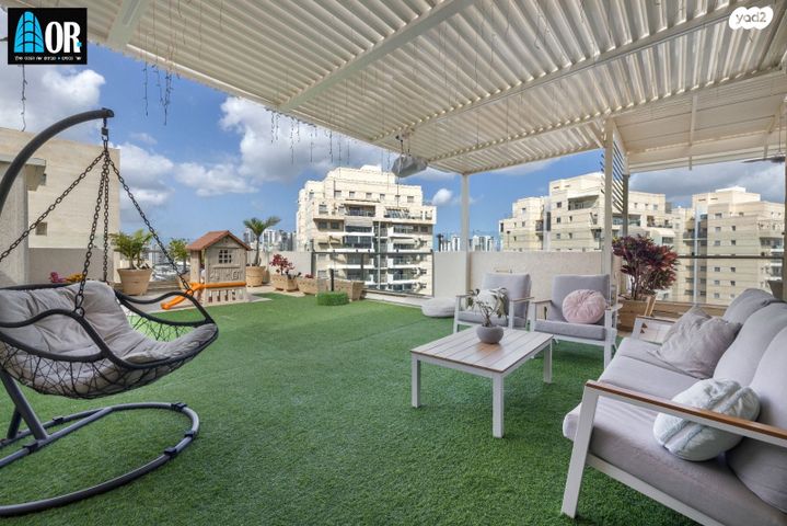 מודעת נכס, אפרים קישון, חתני פרס ישראל, באר יעקב