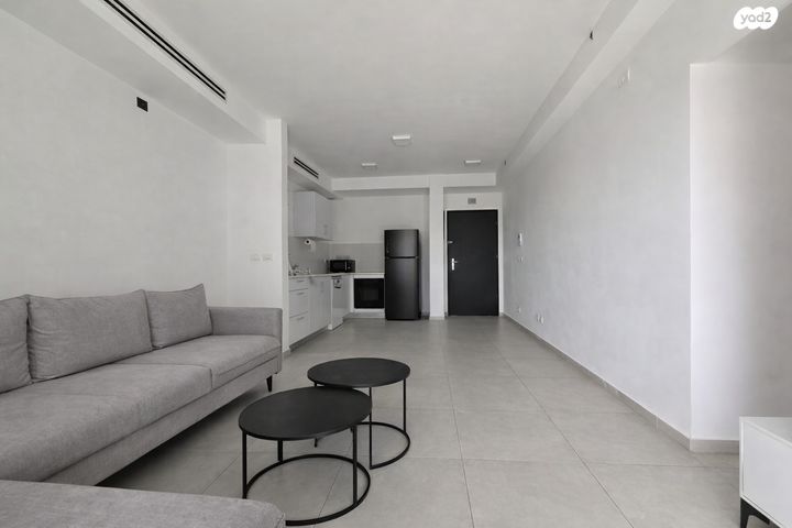 שולמית אלוני 