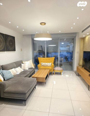 יעקב פיכמן 25