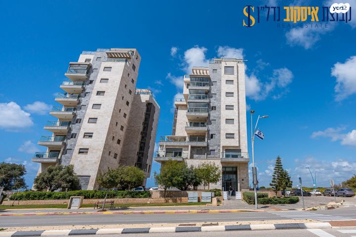 שדרות מנחם בגין 17