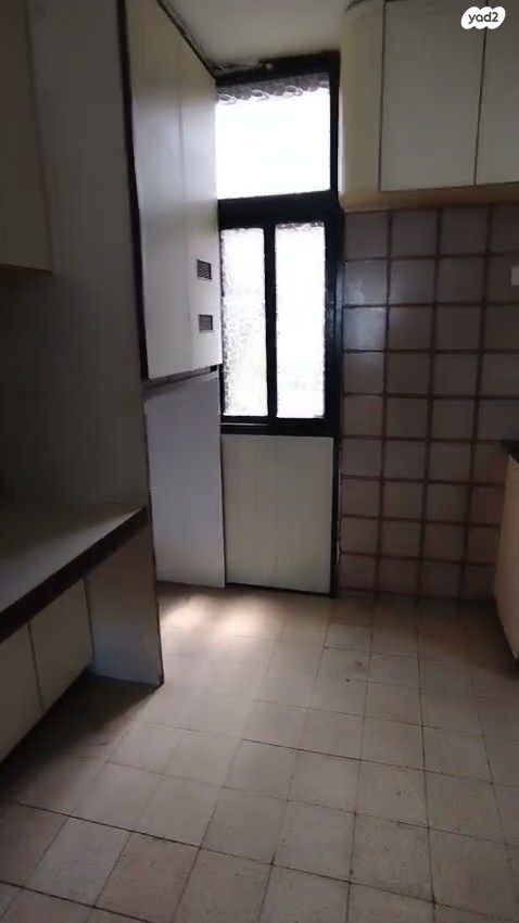 מודעת נכס, קדושי קהילת מזריץ', שרת, לוד