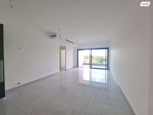 מודעת נכס, החורש, 2008, רעננה