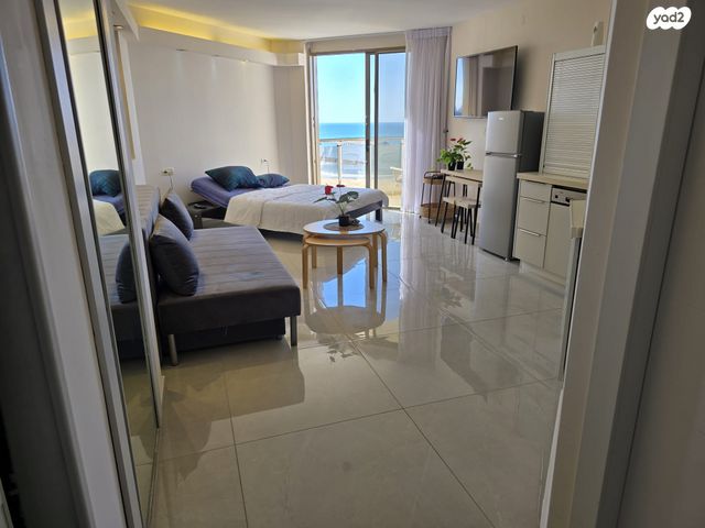 אלי לנדאו 60