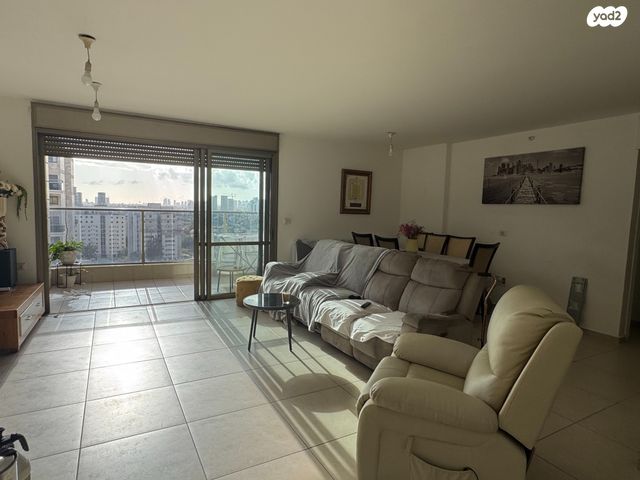 דירה, קרית אונו