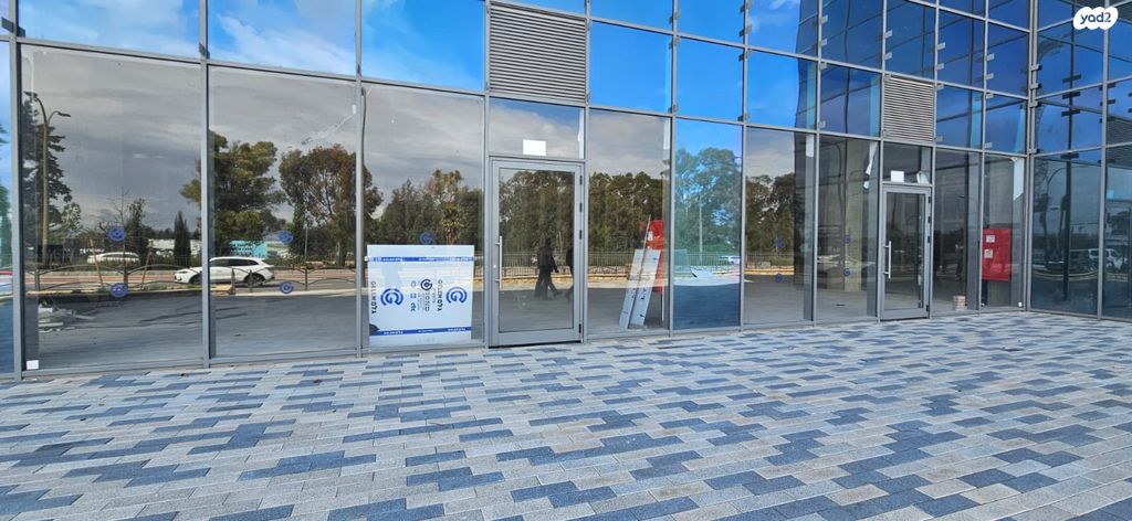 חנויות/ שטח מסחרי