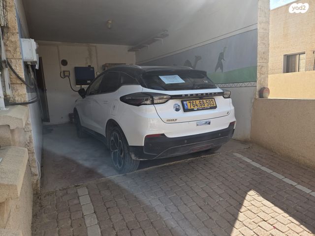 מודעת רכב ג׳ילי Geometry C