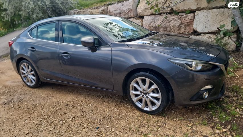 מודעת רכב מאזדה 3