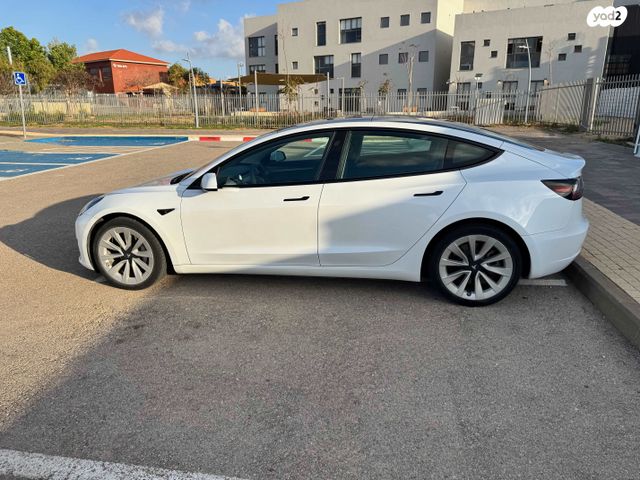 מודעת רכב טסלה מודל 3