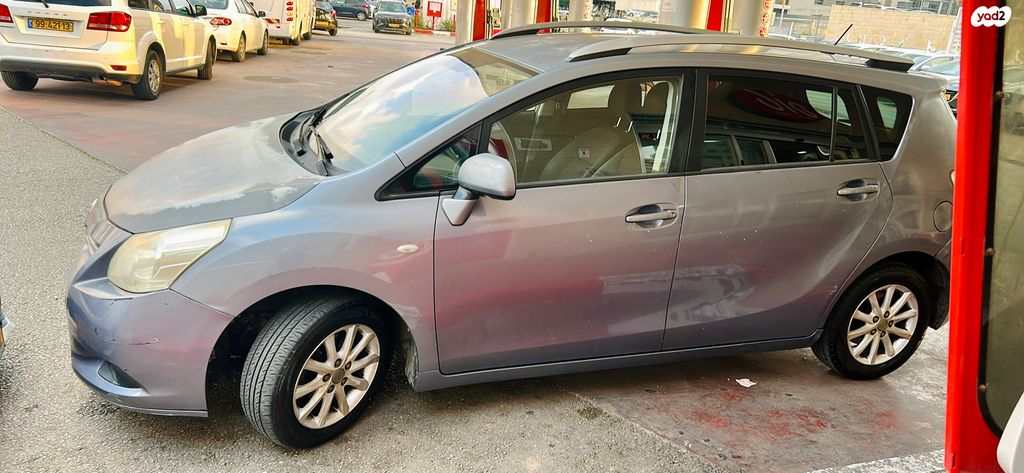 מודעת רכב טויוטה ורסו