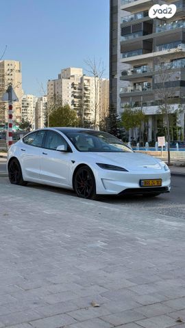 מודעת רכב טסלה מודל 3