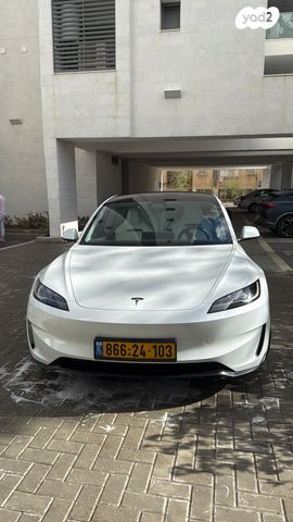 מודעת רכב טסלה מודל 3