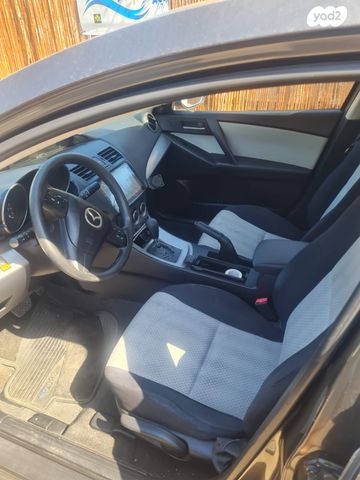 מודעת רכב מאזדה 3