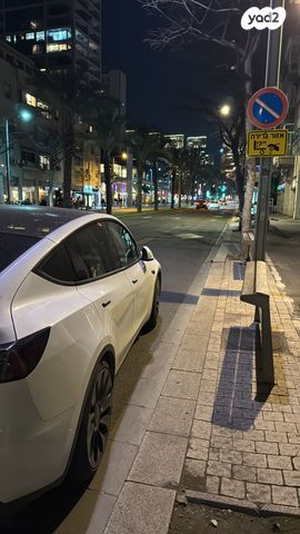 מודעת רכב טסלה מודל Y
