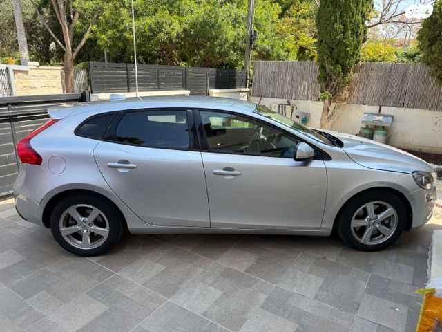 מודעת רכב וולוו V40