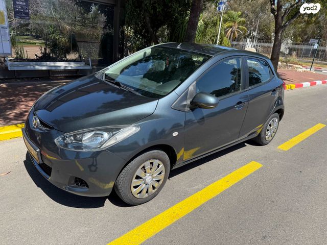 מודעת רכב מאזדה 2