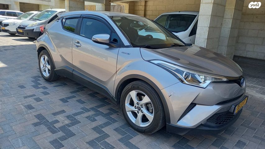 מודעת רכב טויוטה C-HR