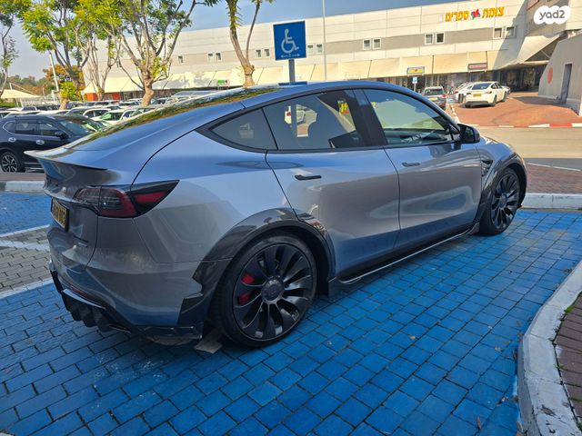 מודעת רכב טסלה מודל Y