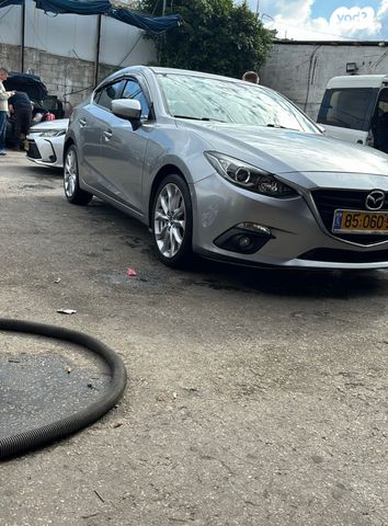 מודעת רכב מאזדה 3