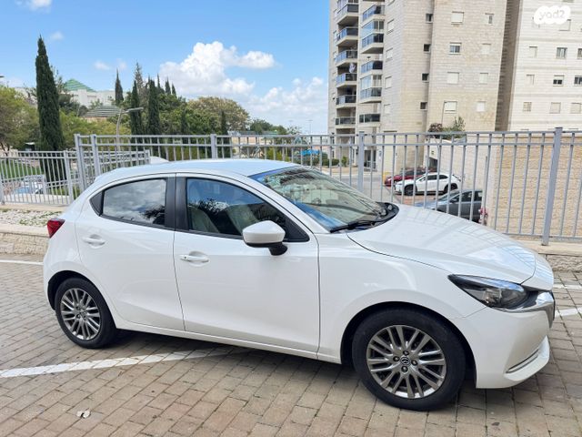 מודעת רכב מאזדה 2