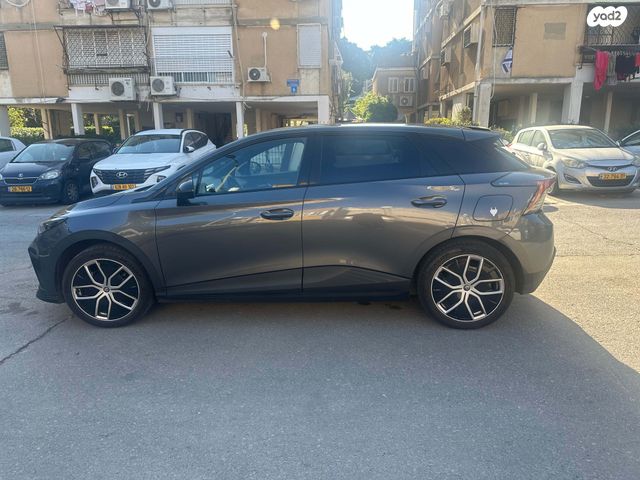 מודעת רכב אם ג'י MG4