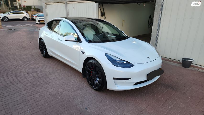 מודעת רכב טסלה מודל 3