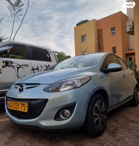 מודעת רכב מאזדה 2