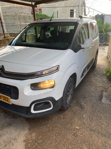 מודעת רכב סיטרואן ברלינגו