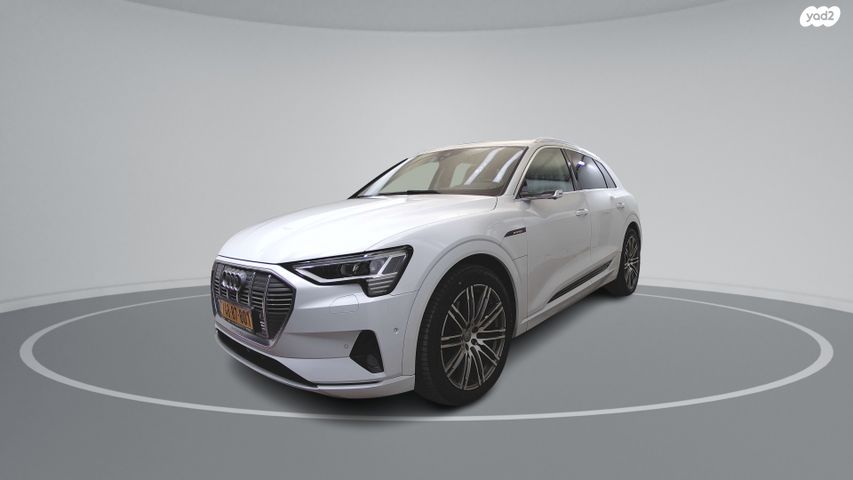 מודעת רכב אאודי E-tron