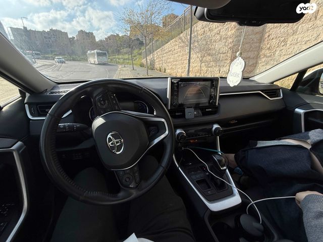 מודעת רכב טויוטה RAV4