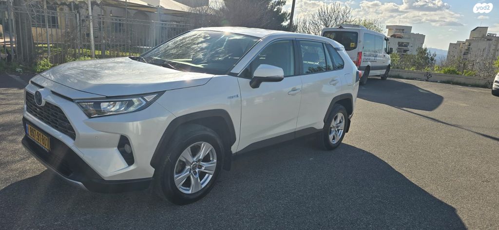 מודעת רכב טויוטה RAV4