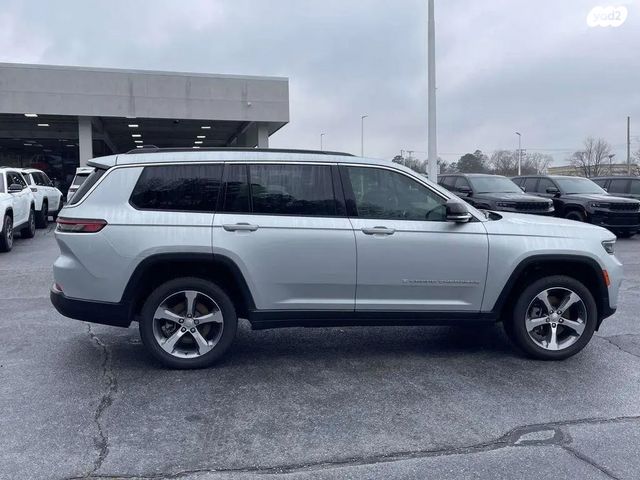 מודעת רכב ג'יפ גרנד צ'ירוקי