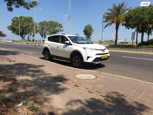 מודעת רכב טויוטה RAV4