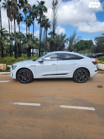 מודעת רכב אאודי E-tron
