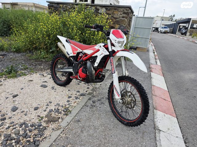 מודעת רכב בטא איקסטריינר 300