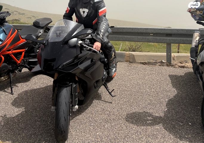 מודעת רכב ימאהה YZF-R9