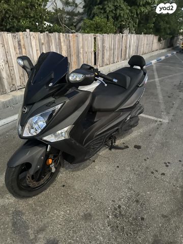 מודעת רכב סאן יאנג ג'וי-מקס 300 XI