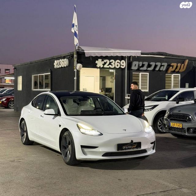 מודעת רכב טסלה מודל 3