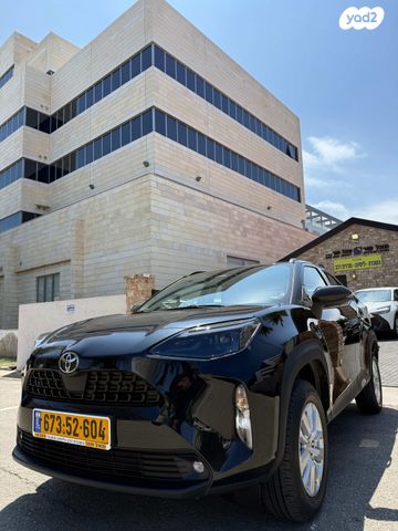 מודעת רכב טויוטה יאריס קרוס